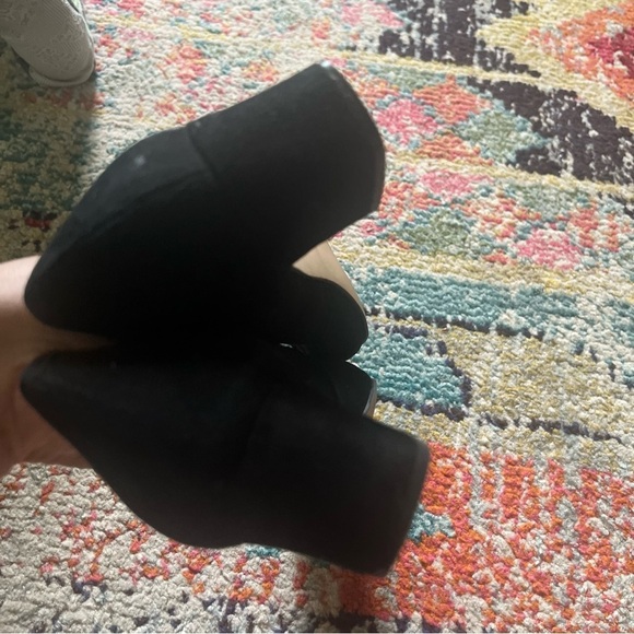 CARLYE BLOCK HEEL PUMPS - SUEDE womens size 9B - Picture 3 of 6
